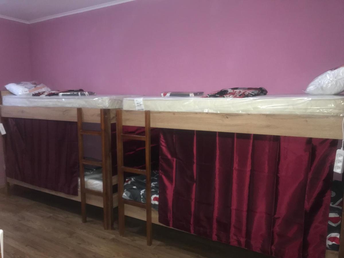 Ararat-Borschagovskaya Hostel Kiev Ngoại thất bức ảnh