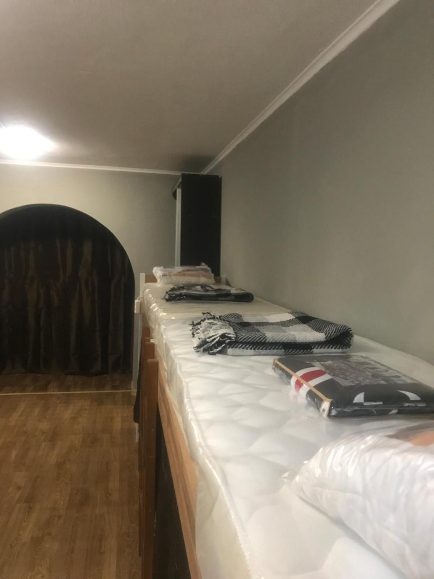 Ararat-Borschagovskaya Hostel Kiev Ngoại thất bức ảnh